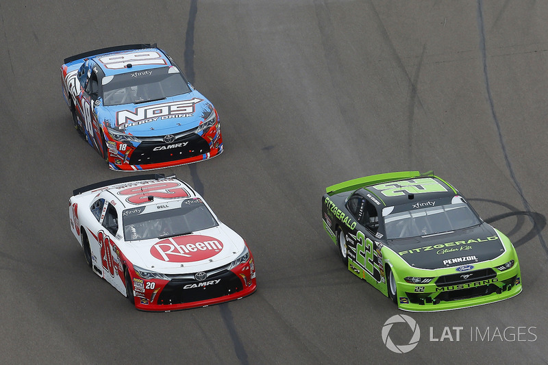 Brad Keselowski, Team Penske, Ford Mustang Fitzgerald Glider Kits, Christopher Bell, Joe Gibbs Racing, Toyota Camry Rheem y Kyle Busch, Joe Gibbs Racing, Toyota Camry NOS