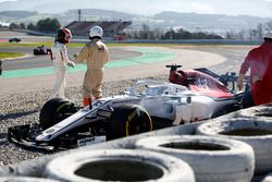 Accident pour Charles Leclerc, Alfa Romeo Sauber C37