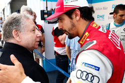 Lucas di Grassi, Audi Sport ABT Schaeffler, greets Jean Todt, FIA President