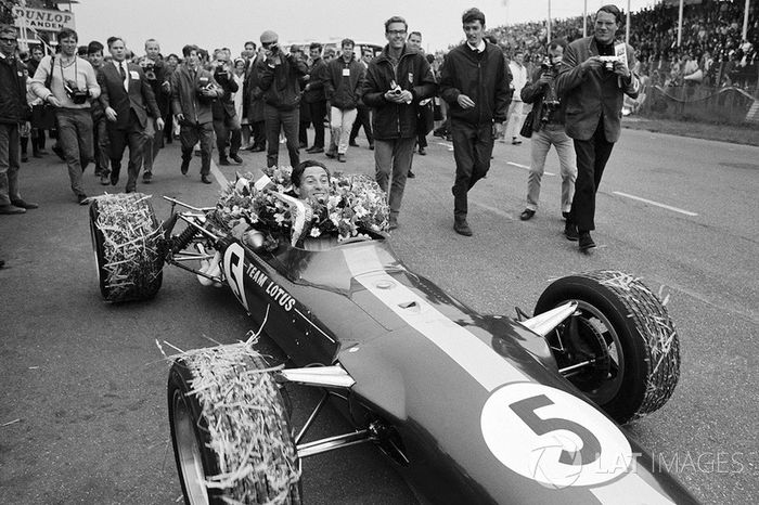 Ganador de la carrera  Jim Clark, Team Lotus 49