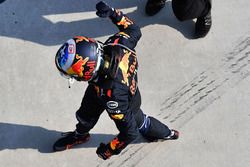 Ganador de la carrera Daniel Ricciardo, Red Bull Racing celebra en parc ferme