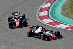 Romain Grosjean, Haas F1 Team VF-18 y Kevin Magnussen, Haas F1 Team VF-18