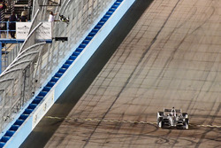 Josef Newgarden, Team Penske Chevrolet crosses the finish line under the checkered flag for the win