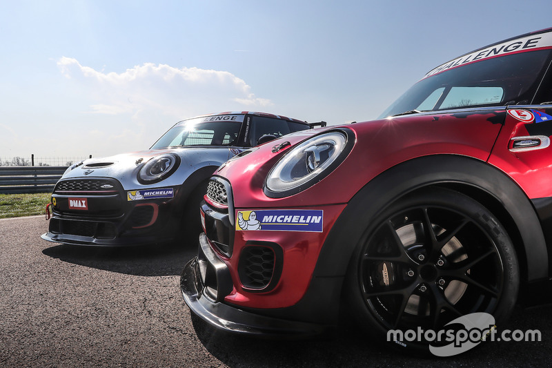 MINI John Cooper Works Challenge Pro e MINI John Cooper Works Challenge Lite