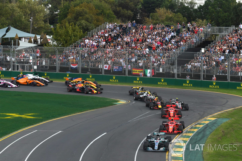 Lewis Hamilton, Mercedes-AMG F1 W09 EQ Power , alla partenza della gara