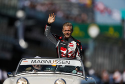Kevin Magnussen, Haas F1 Team, en el desfile de pilotos