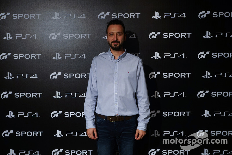 Mustafa Yiğit, Sony