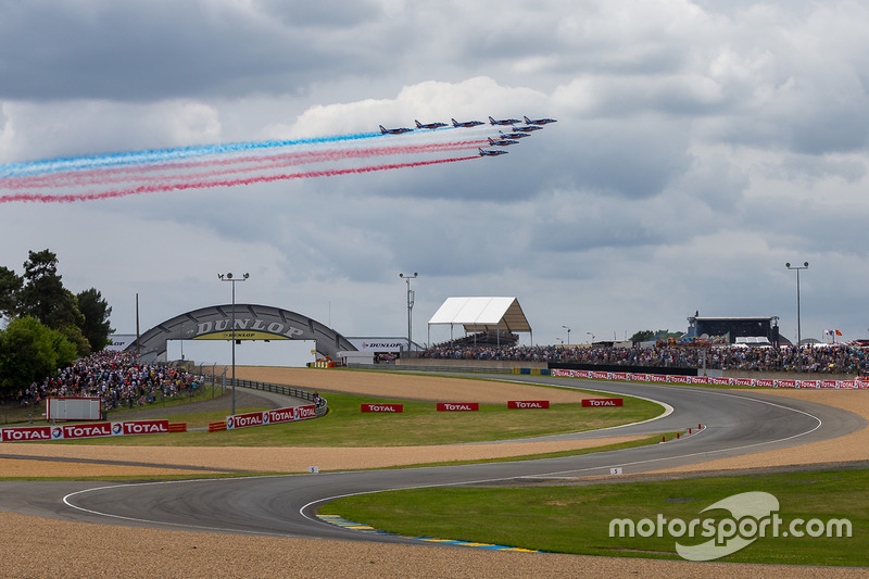 Patrouille de France fly over