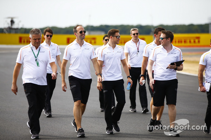 Stoffel Vandoorne, McLaren con el nuevo director deportivo, Gil de Ferran