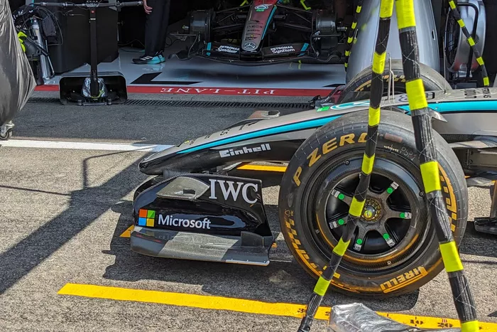 Mercedes car tech details