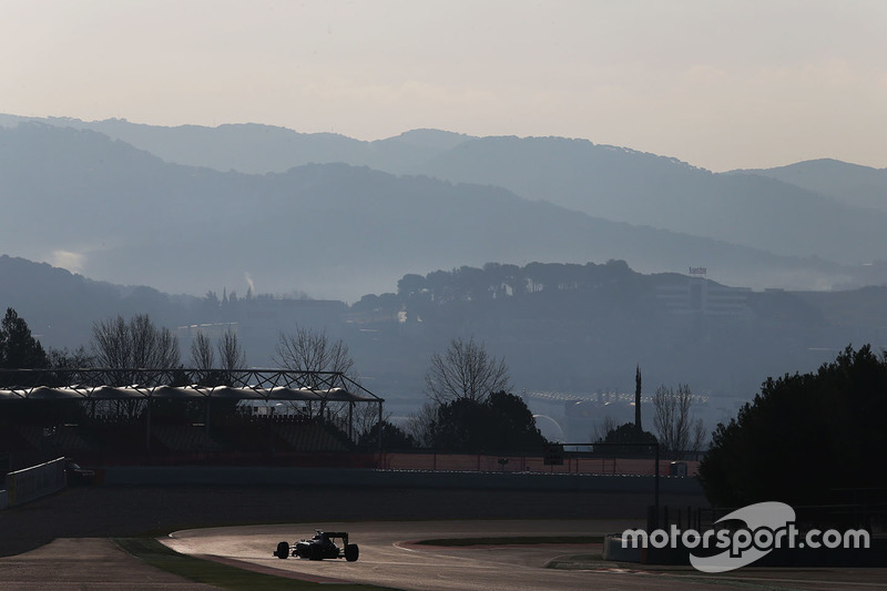 Kevin Magnussen, Renault Sport F1 Team RS16