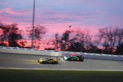 Оливер Гэвин, Томми Милнер и Марсель Фесслер, #4 Corvette Racing Chevrolet Corvette C7.R и Скотт Шар
