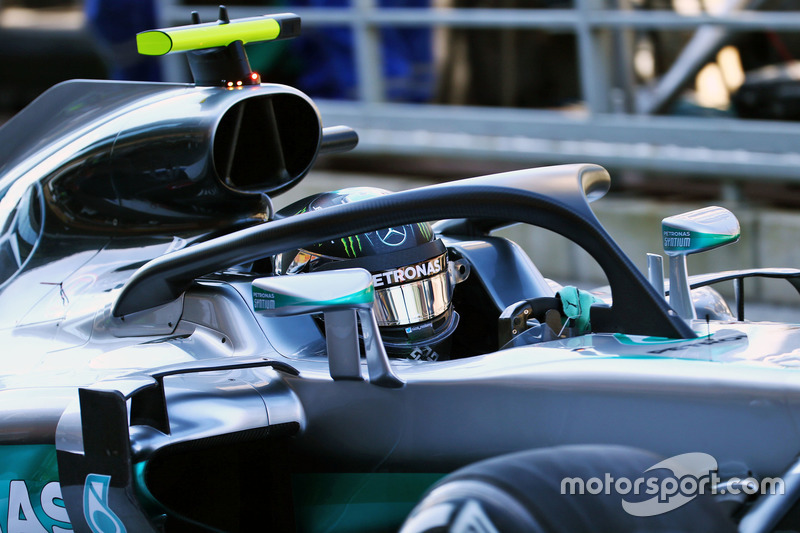 Nico Rosberg, Mercedes AMG F1 W07 Hybrid running the Halo cockpit cover