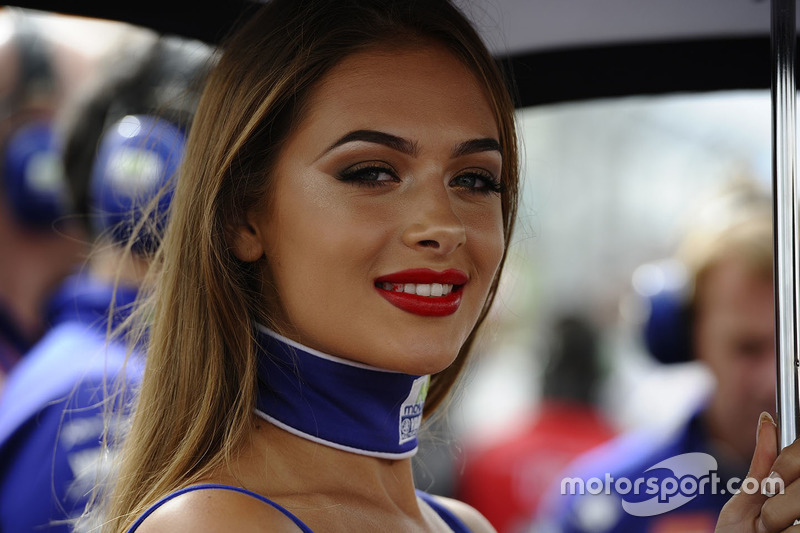 Lovely Yamaha girl