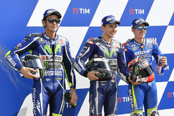Le poleman Jorge Lorenzo, Yamaha Factory Racing, le deuxième Valentino Rossi, Yamaha Factory Racing, et le troisième Maverick Viñales, Team Suzuki Ecstar MotoGP