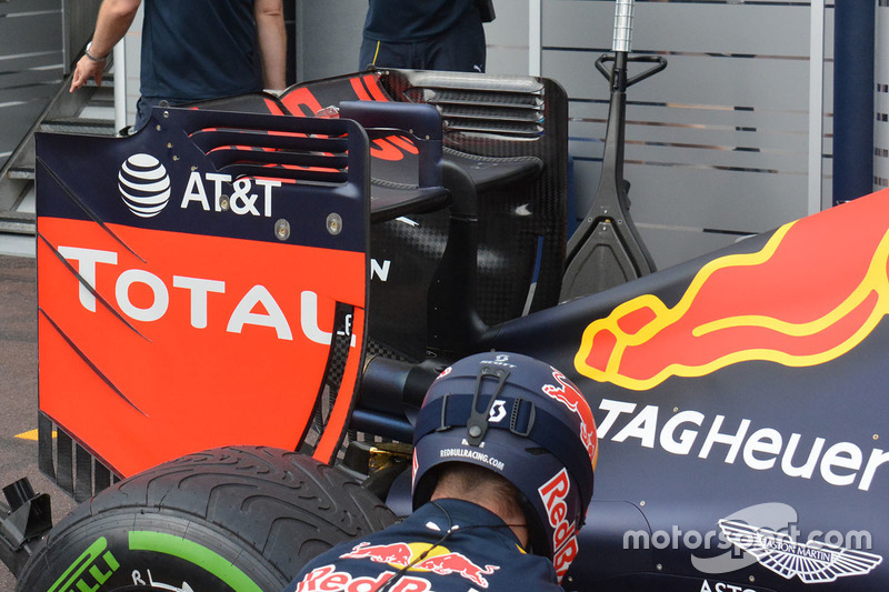 Red Bull Racing RB12, Heckflügel