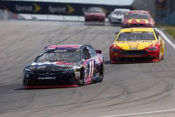 Denny Hamlin, Joe Gibbs Racing Toyota, Joey Logano, Team Penske Ford