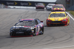 Denny Hamlin, Joe Gibbs Racing Toyota, Joey Logano, Team Penske Ford
