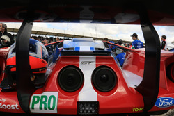 #66 Ford Chip Ganassi Racing Team UK Ford GT: Olivier Pla, Stefan Mücke, Billy Johnson