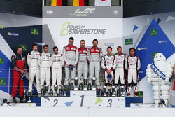 podium (I a D): Marc Lieb, Romain Dumas, Neel Jani, #02 Porsche Team Porsche 919 Hybrid, segundos;