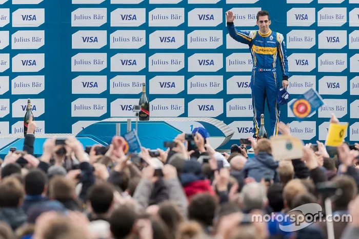Podio: tercer lugar Sébastien Buemi, Renault e.Dams