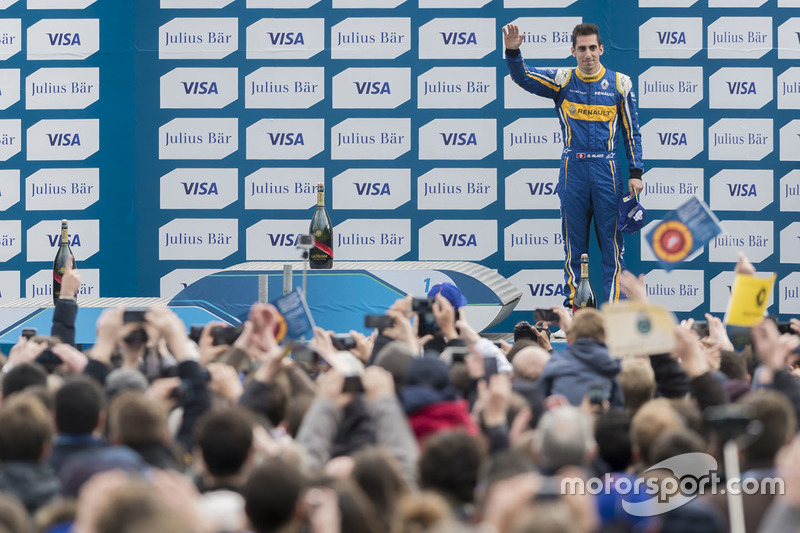 Podio: tercer lugar Sébastien Buemi, Renault e.Dams