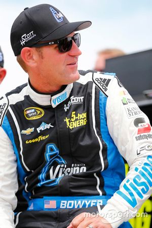 Clint Bowyer, HScott Motorsports Chevrolet