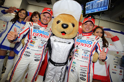 #39 DENSO KOBELCO SARD RC Fのヘイキ・コバライネンと平手晃平