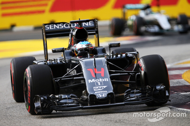 9º: Fernando Alonso, McLaren MP4-31