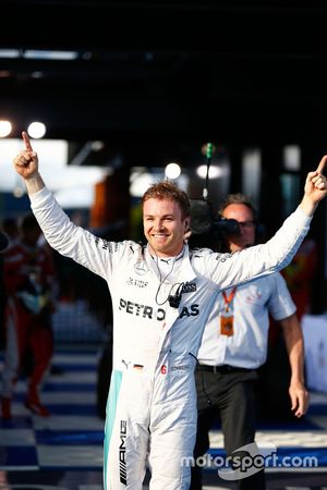 Racewinnaar Nico Rosberg, Mercedes AMG F1 viert feest in parc ferme