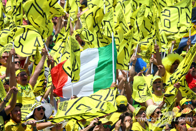 Valentino Rossi, Yamaha Factory Racing fans