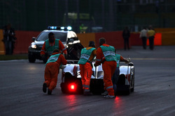 レース終了1周前にコースインし、コース上に止まった5号車トヨタTS050ハイブリッド