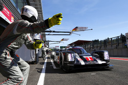 #1 Porsche Team Porsche 919 Hybrid: Timo Bernhard, Mark Webber, Brendon Hartley