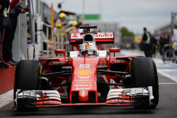 Sebastian Vettel, Ferrari SF16-H entre dans le parc fermé