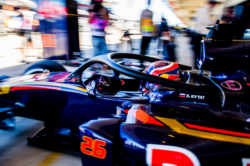 2016 год. В боксах Toro Rosso по ходу пятничных тренировок