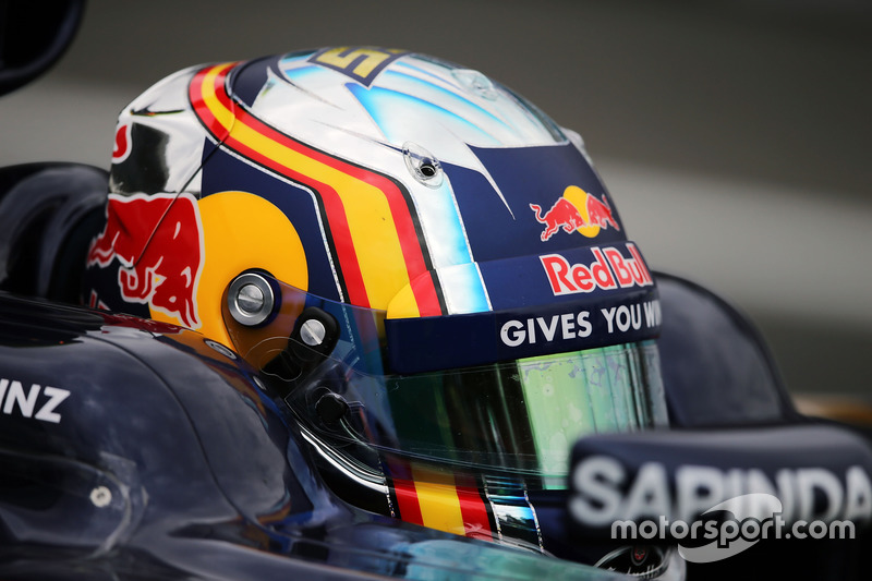 Carlos Sainz Jr., Scuderia Toro Rosso STR11