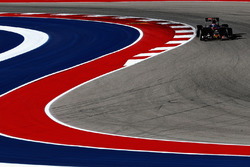 Daniil Kvyat, Scuderia Toro Rosso STR11