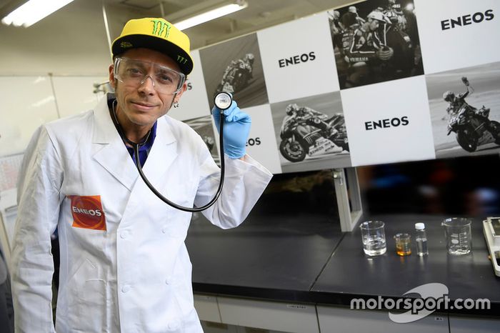 Valentino Rossi, Movistar Yamaha MotoGP visita X Refinería y el R&D Center en Yokohama