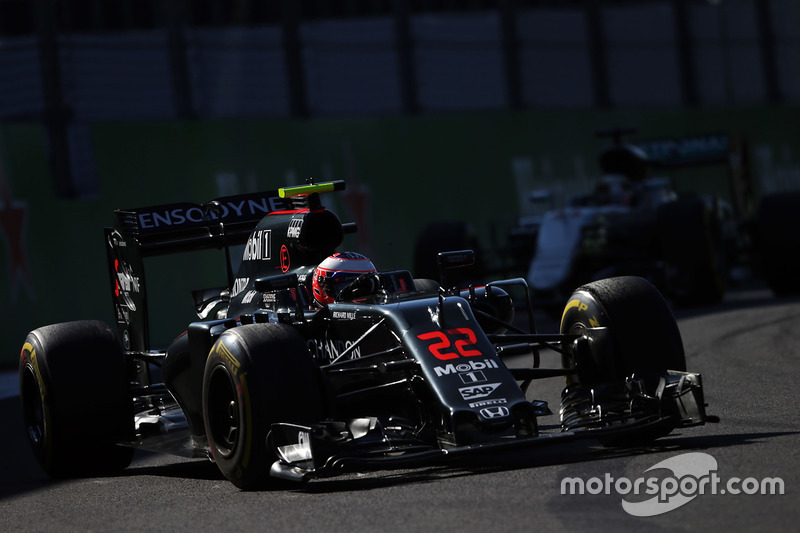 13: Jenson Button, McLaren MP4-31