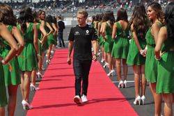 Kevin Magnussen, Renault Sport F1 Team lors de la parade des pilotes