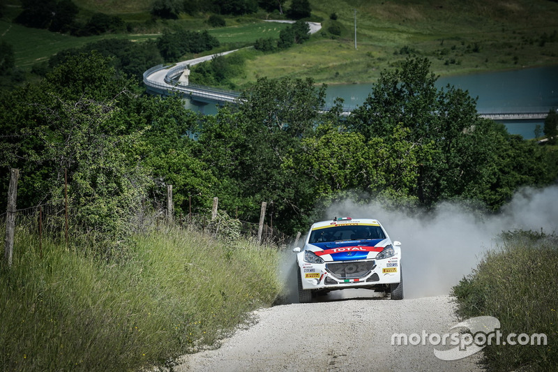 Paolo Andreucci e Anna Andreussi, Peugeot 208 T16, Peugeot Sport Italia, festaggiano la vittoria