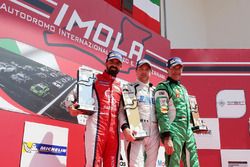 Podio Michelin Cup Gara 1: il vincitore Alex De Giacomi, Dinamic Motorsport, il secondo clasificato Marco Cassarà, Ghinzani Arco Motorsport - Roma, il terzo classificato Stefano Zanini, Dinamic Motorsport - Bologna