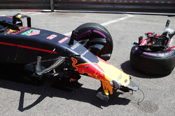 The damaged Red Bull Racing RB12 of Max Verstappen, Red Bull Racing