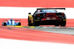 #66 JMW Motorsport Ferrari F488 GTE: Liam Griffin, Alex MacDowall, Miguel Molina