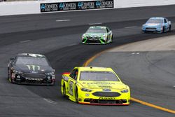 Ryan Blaney, Team Penske, Ford Fusion Menards/Sylvania and Kurt Busch, Stewart-Haas Racing, Ford Fusion Monster Energy / Haas Automation