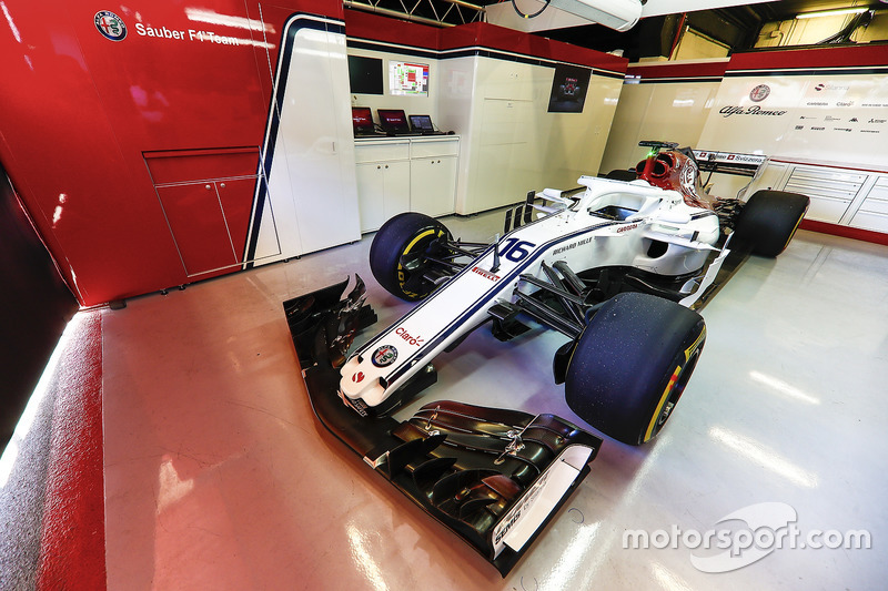 Sauber C37