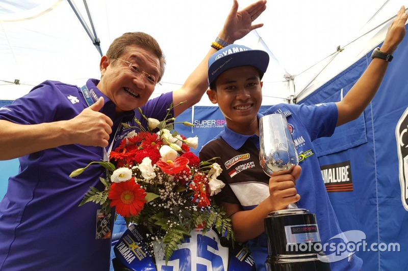 WorldSSP300: Galang Hendra dan Presiden Direktur PT. YIMM, Minoru Morimoto