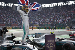 2017 World Champion Lewis Hamilton, Mercedes AMG F1