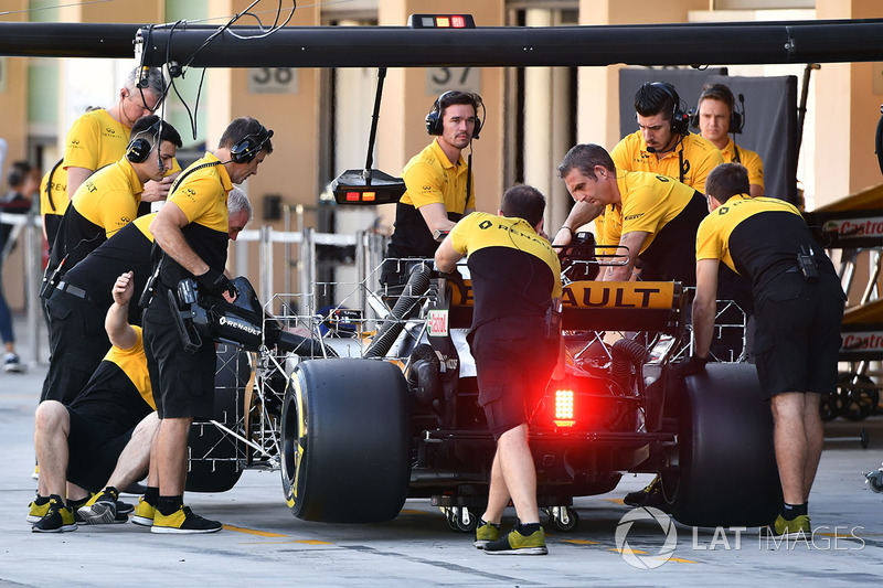 Carlos Sainz Jr., Renault Sport F1 Team RS17