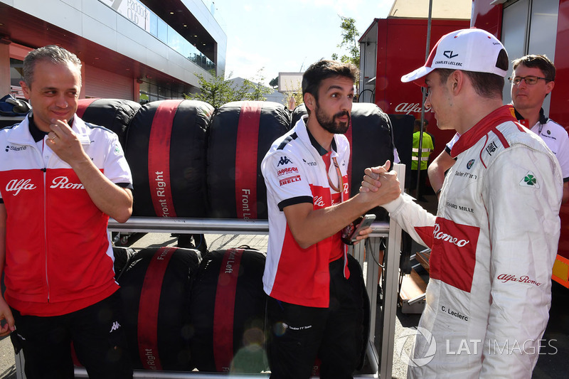 Charles Leclerc, Sauber fête son résultat avec son équipe